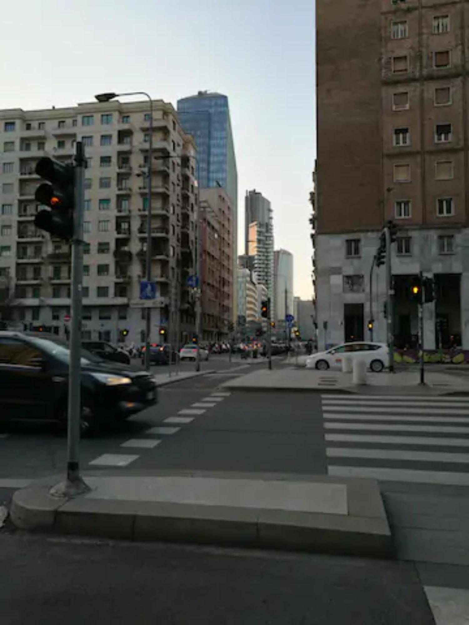 Suite Mm3/Repubblica A 5 Minuti Dal Duomo Milan Bagian luar foto